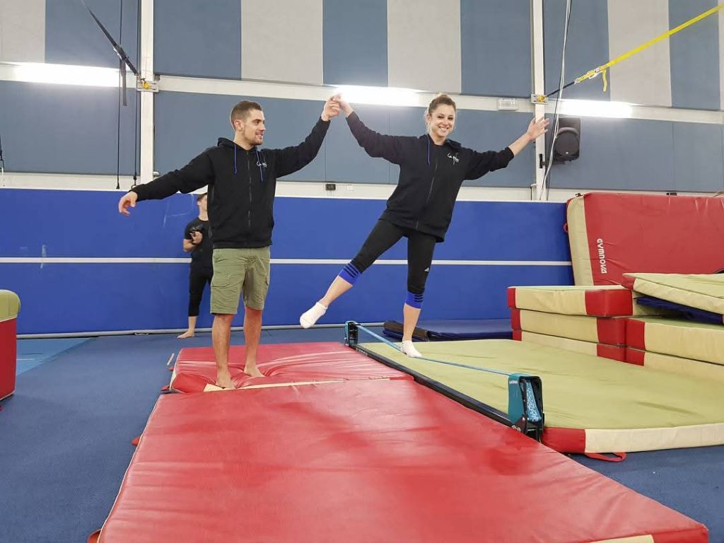 Indoor slackline training classes